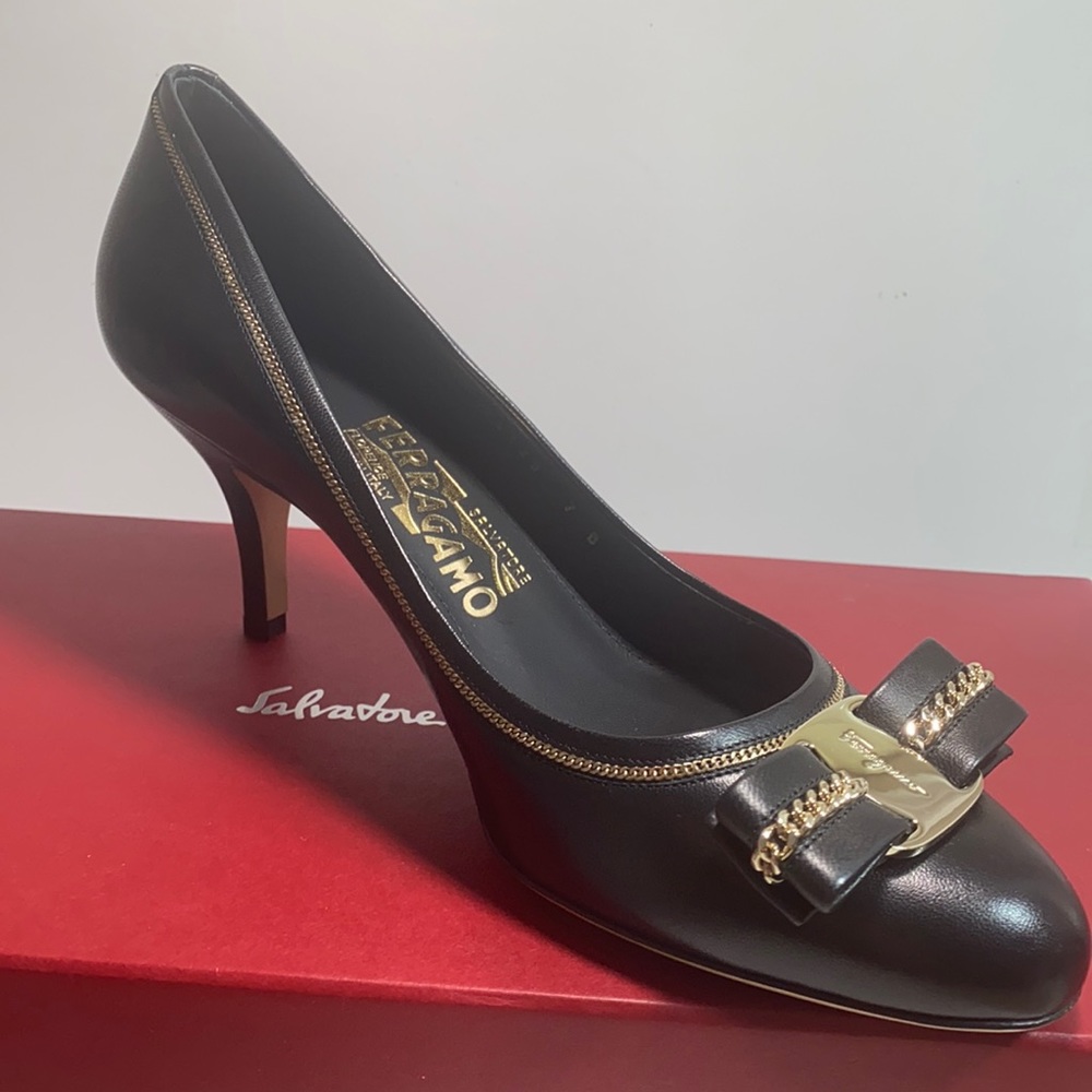 Salvatore Ferragamo Carla Leather Pump Size:7 NIB